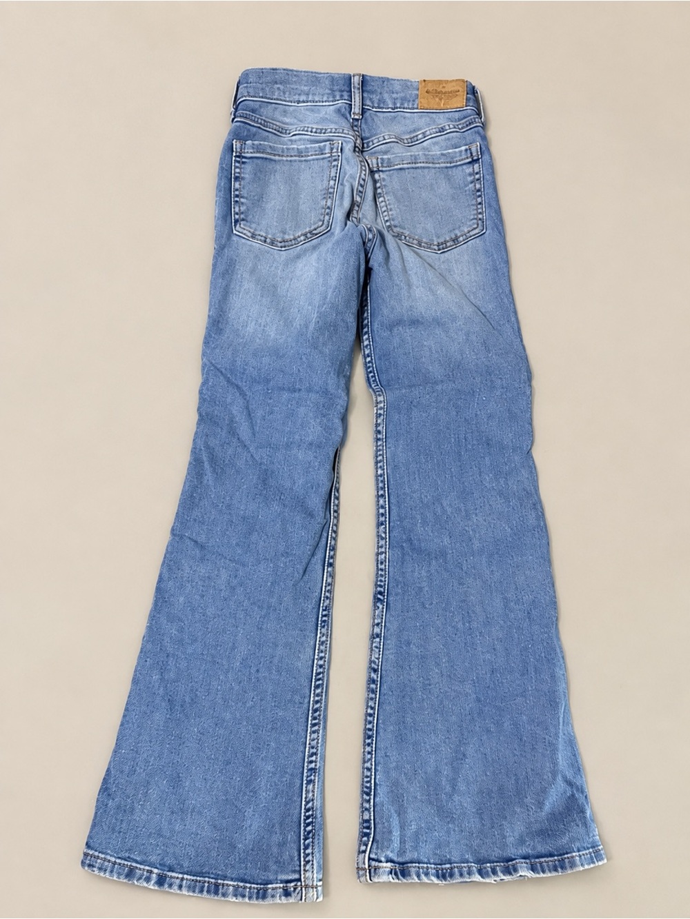 Abercrombie Kids Girls 7/8 Long High Rise Flare Jeans Light Wash - Picture 2 of 3